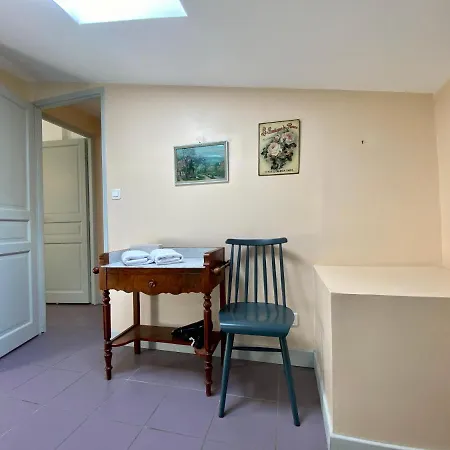 La Casa Poliglota Aux Portes De La Cité Médiévale